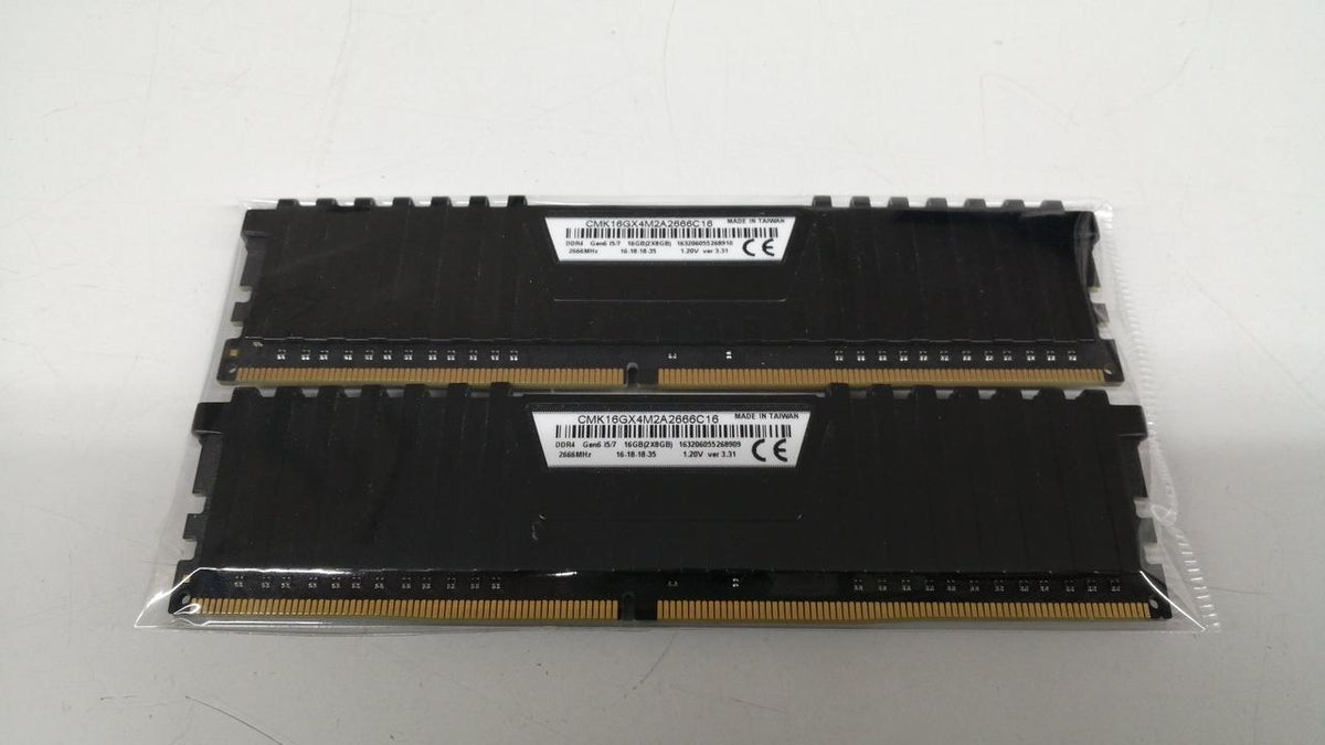 CORSAIR Memory CMK16GX4M2A2666C16