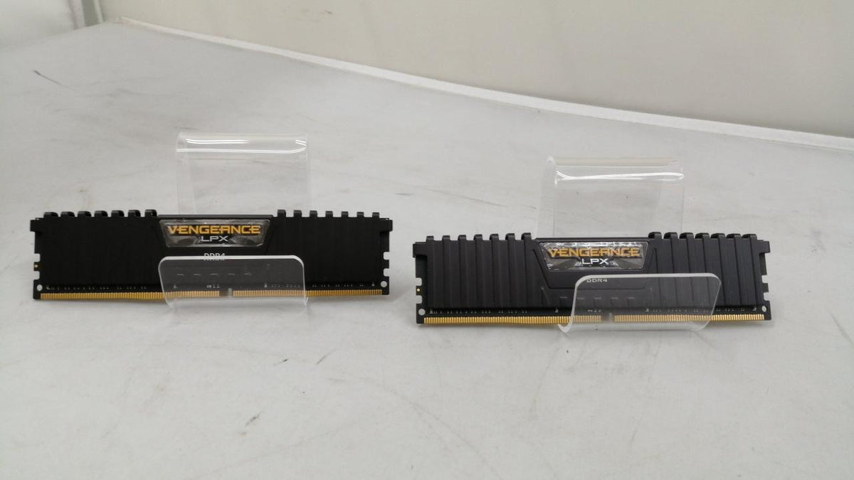 CORSAIR Memory CMK32GX4M2E3200C16