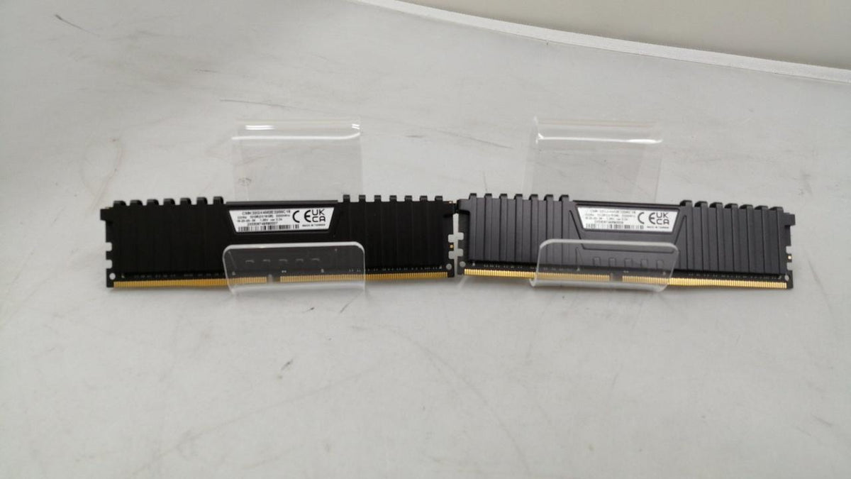 CORSAIR Memory CMK32GX4M2E3200C16
