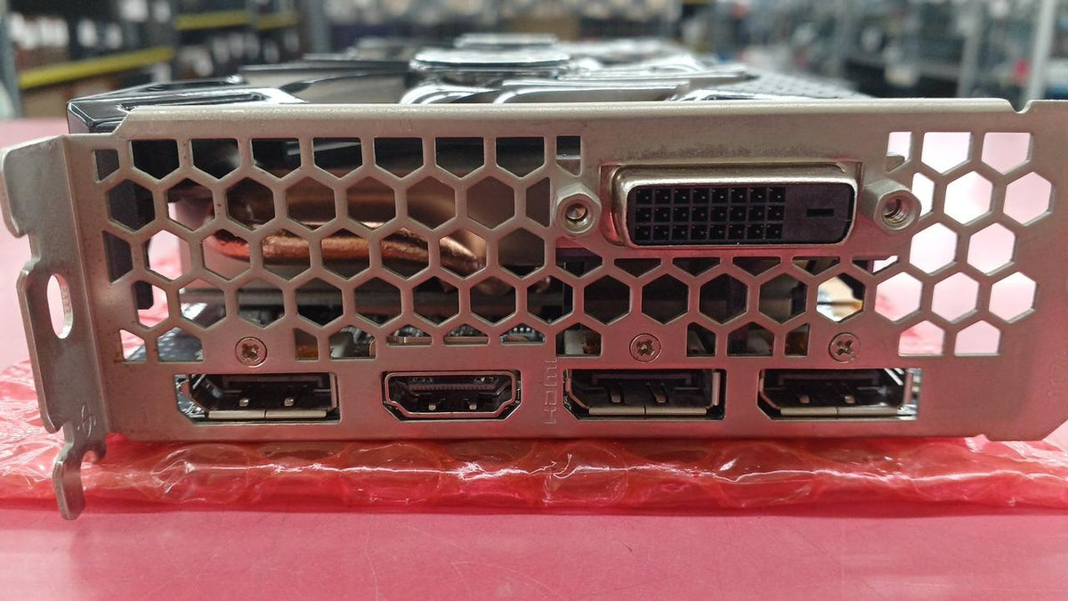 PALIT Graphics Board: NE62070015P2-1062A
