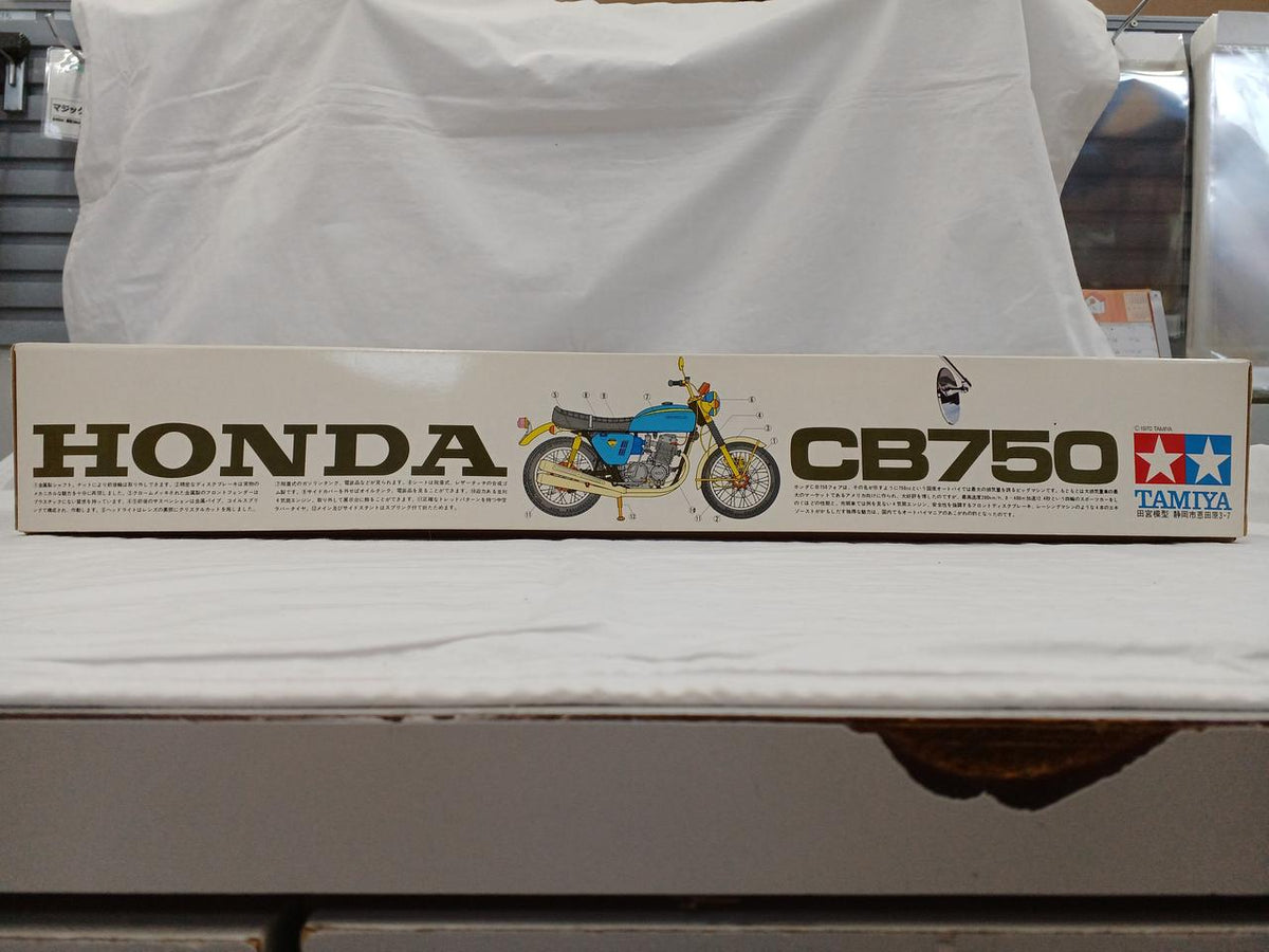 TAMIYA Plastic Model 1/6 HONDA CB750FOUR - Banzai Thrifting | BanzaiHobby
