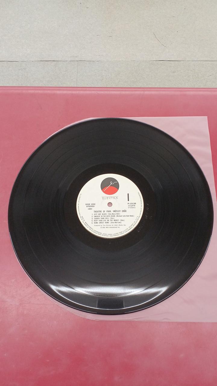 Warner Pioneer Western Music: Mötley Crüe / Theatre of Pain