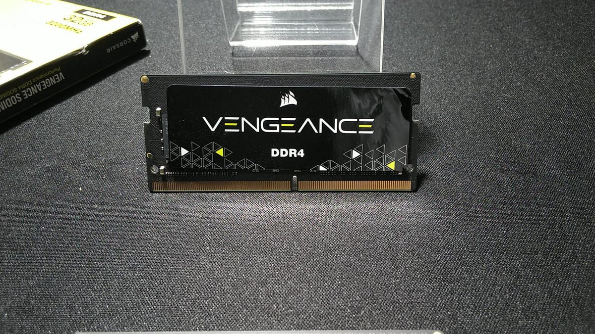CORSAIR PC4 Memory CHSX32GX4M2A
