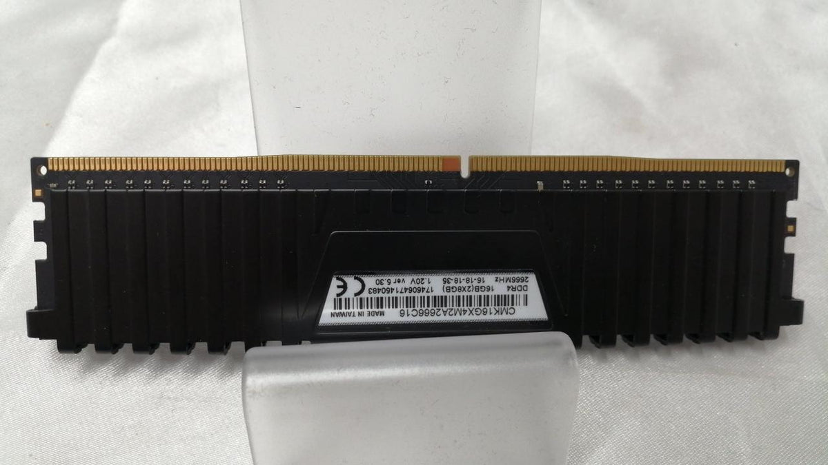 CORSAIR PC Memory CMK16GX4M2A2666C16