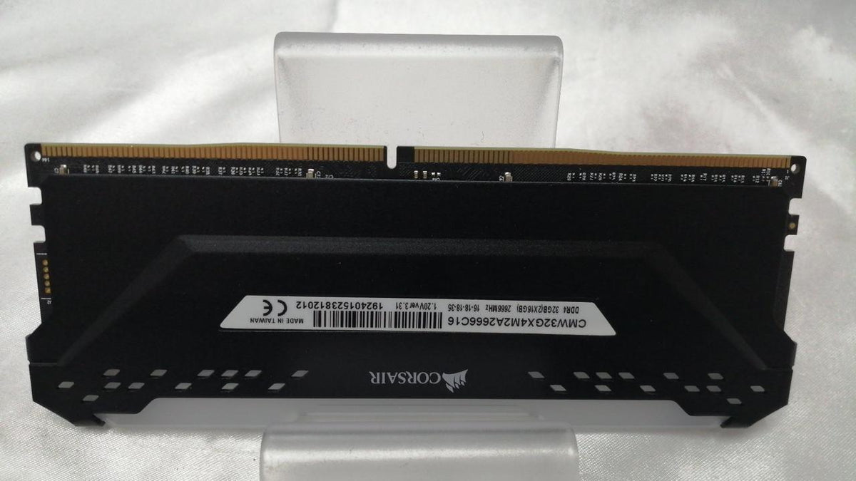 CORSAIR PC Memory CMW32GX4M2A2666C16
