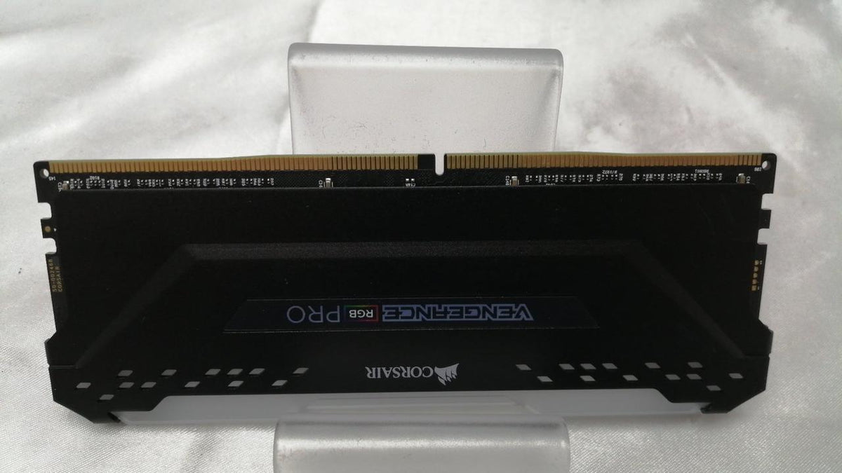 CORSAIR PC Memory CMW32GX4M2A2666C16