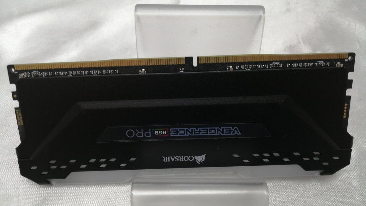 CORSAIR PC Memory CMW32GX4M2A2666C16