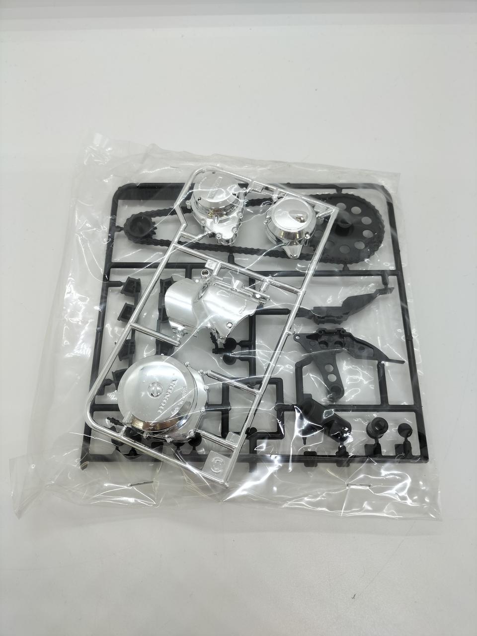 Tamiya Honda CB750F Engine 1624
