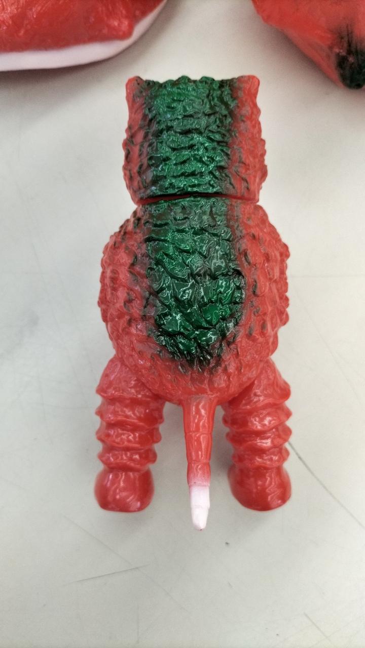 BEARMODEL Sofubi Garamon Garadama