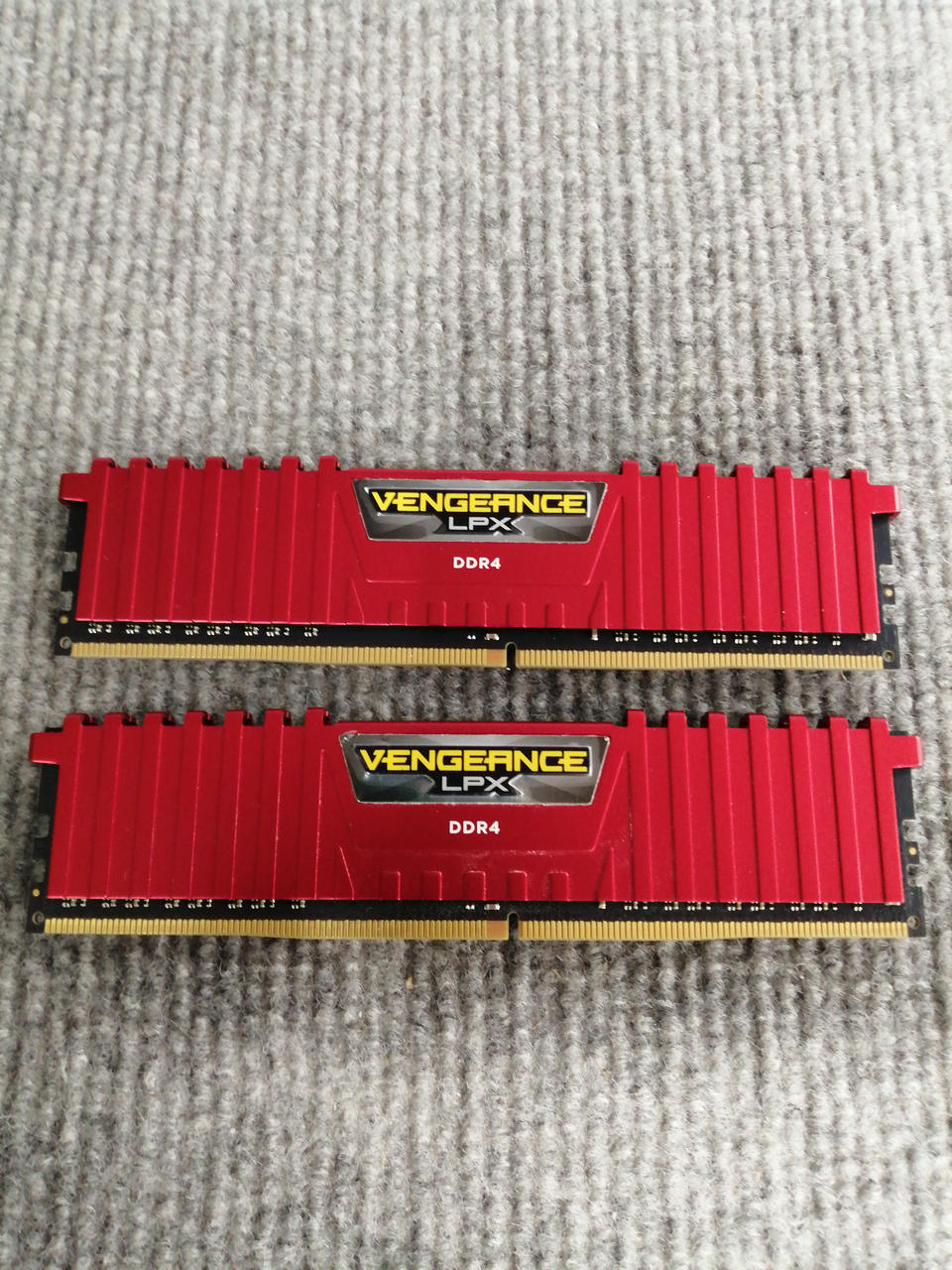 CORSAIR PC Memory CMK16GX4M2A2666C16R