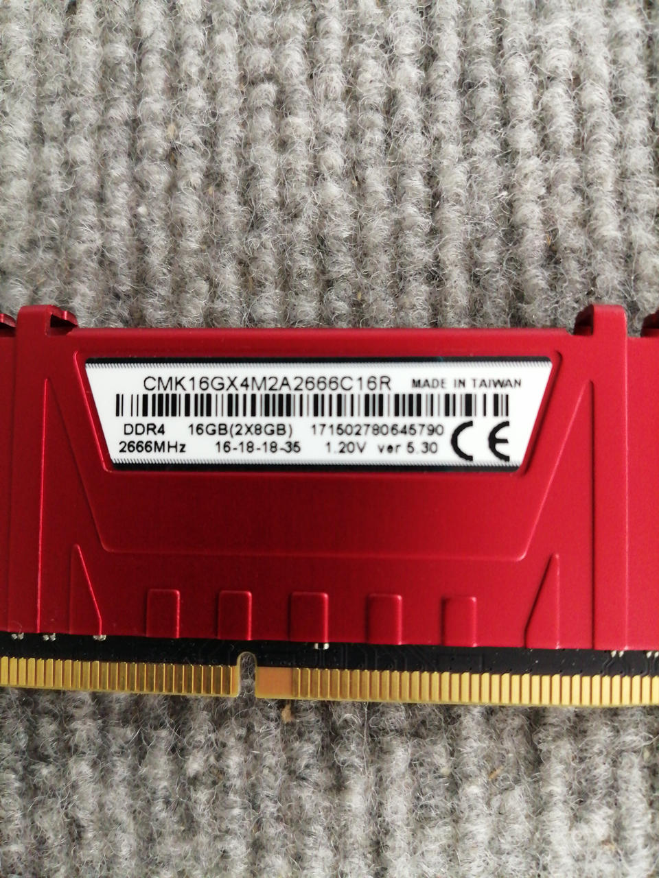CORSAIR PC Memory CMK16GX4M2A2666C16R