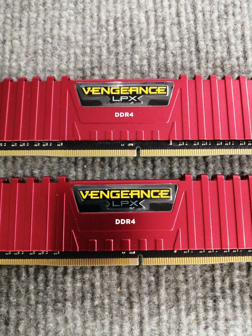 CORSAIR PC Memory CMK16GX4M2A2666C16R