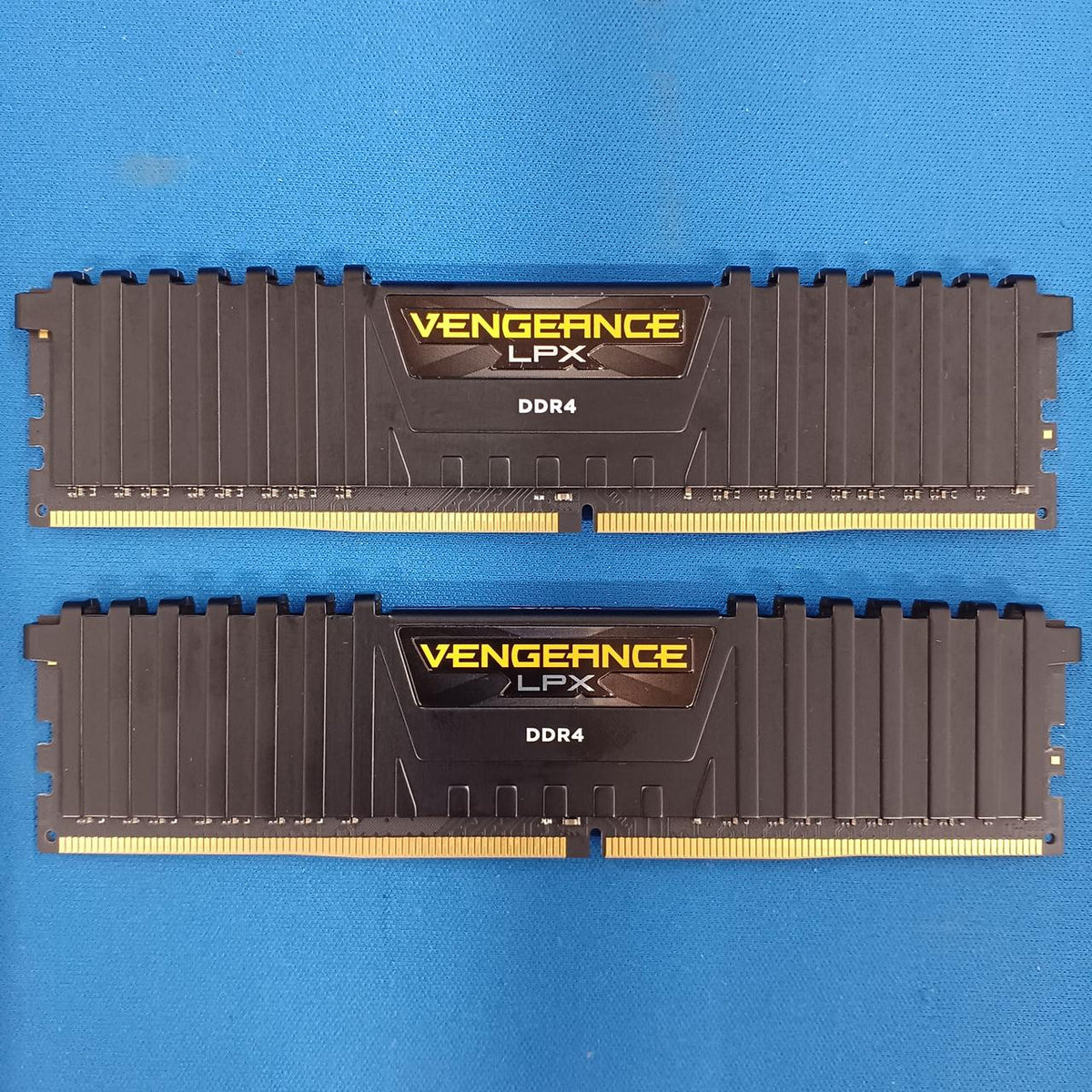 CORSAIR Memory: 8GB×2/CMK16GX4M2A2666C16 CMK16GX4M2A2666C16