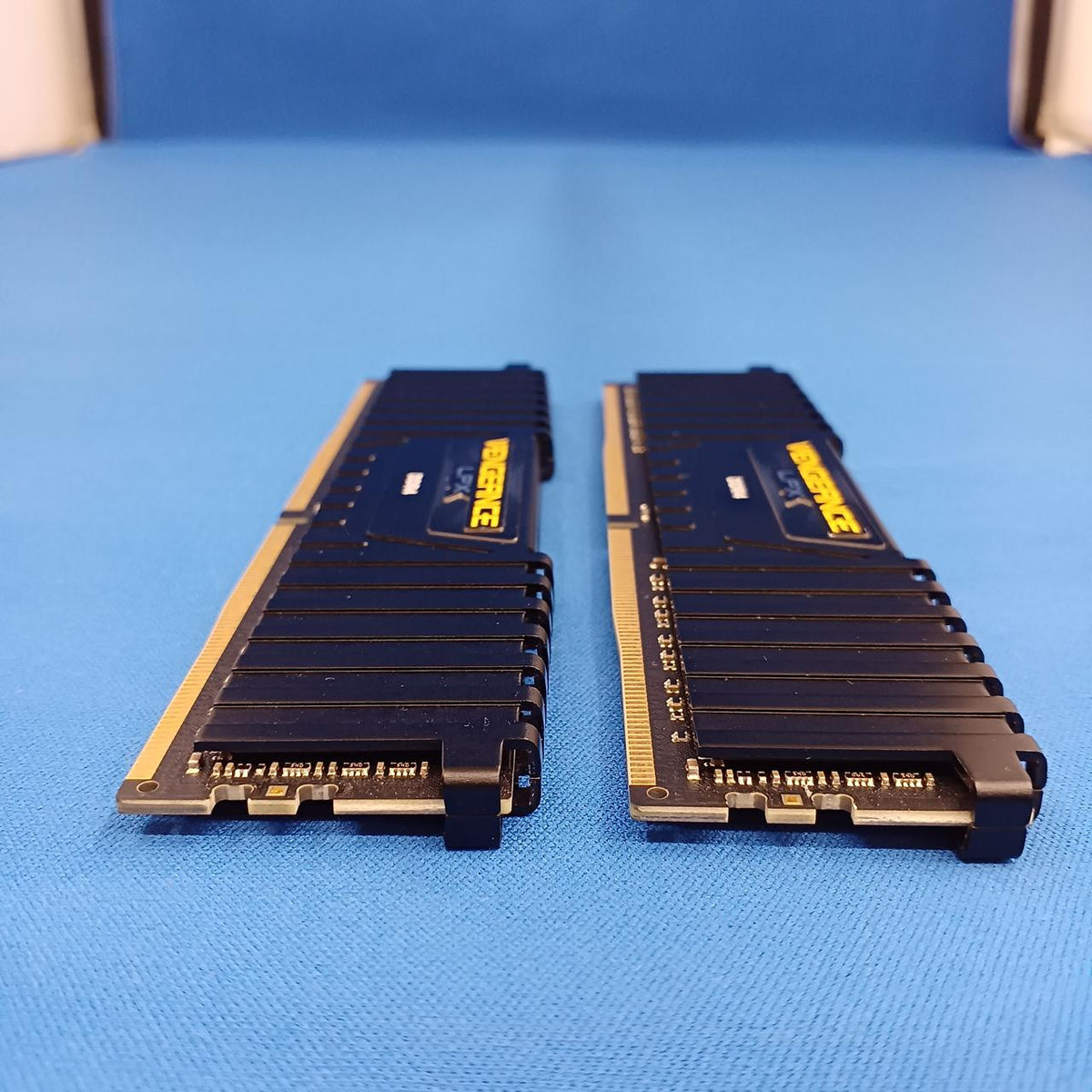 CORSAIR Memory: 8GB×2/CMK16GX4M2A2666C16 CMK16GX4M2A2666C16