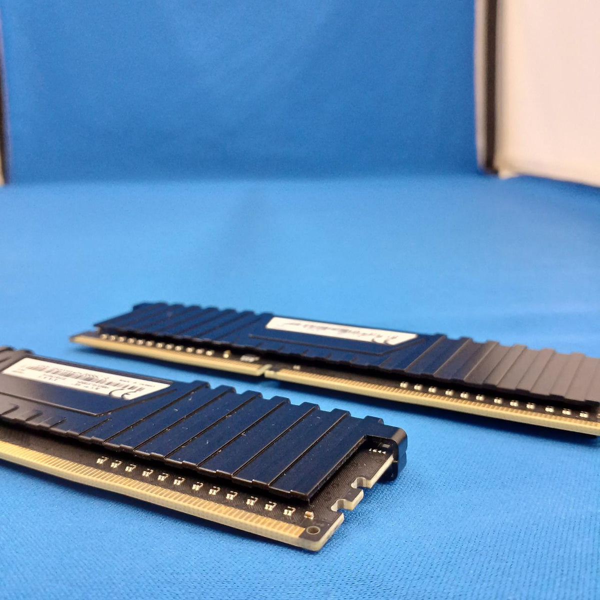 CORSAIR Memory: 8GB×2/CMK16GX4M2A2666C16 CMK16GX4M2A2666C16