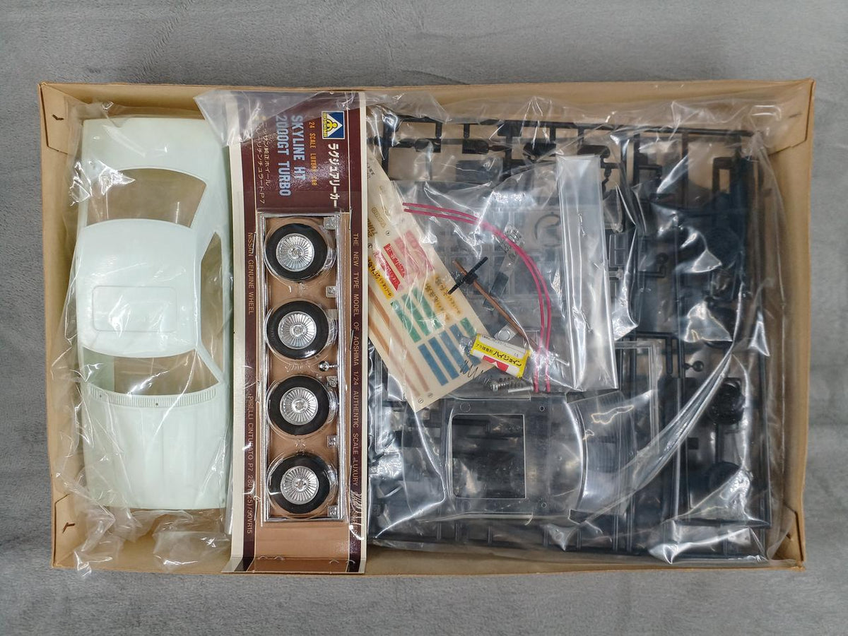 Aoshima Nissan Skyline HT 2000 GT-ES Turbo 1/24 The Tuning Car Series NO.2