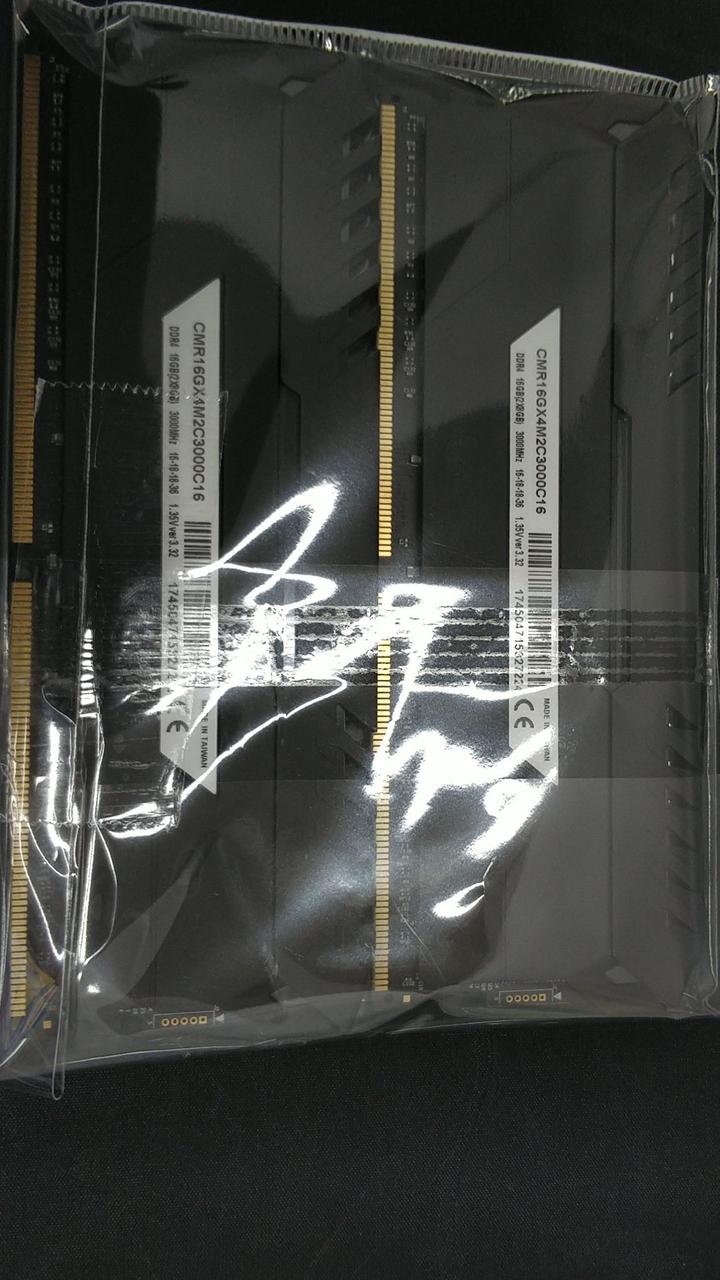 CORSAIR VENGEANCE DDR4-3000 PC Memory (16GB 8GB x 2) CMR16GX4M2C3000C16