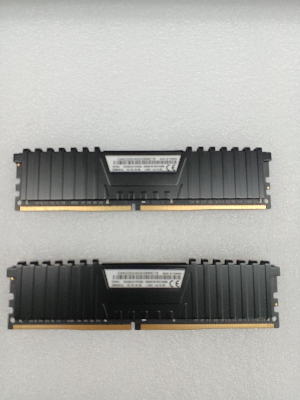 CORSAIR [16GBx2] DDR4 Memory CMK32GX4M2A2666C16