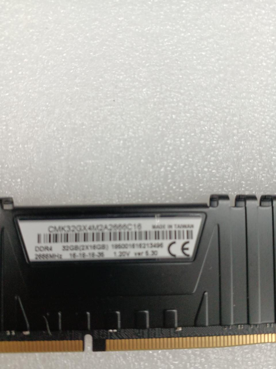 CORSAIR [16GBx2] DDR4 Memory CMK32GX4M2A2666C16