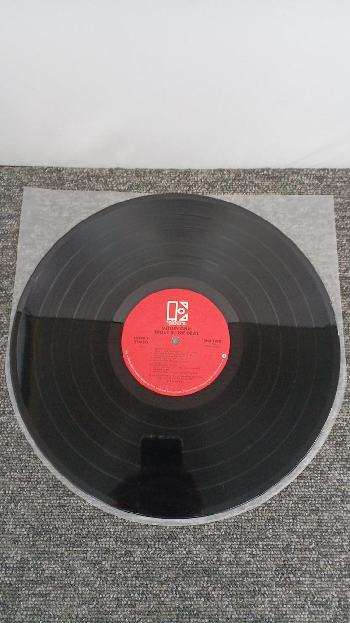 ELEKITRA MOTLEY CRU/ SHOUT AT THE DEVIL 60289-1