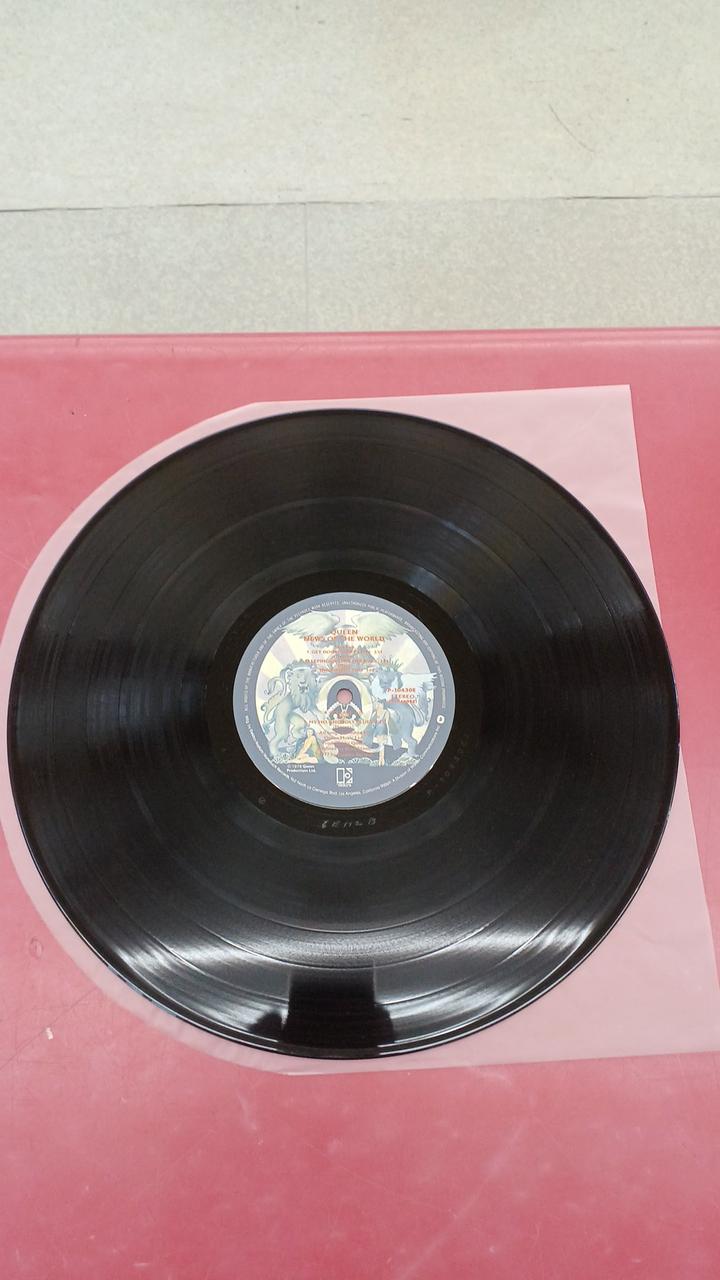 Warner Pioneer Queen / Dedicated to the World Queen / Dedicated to the World
