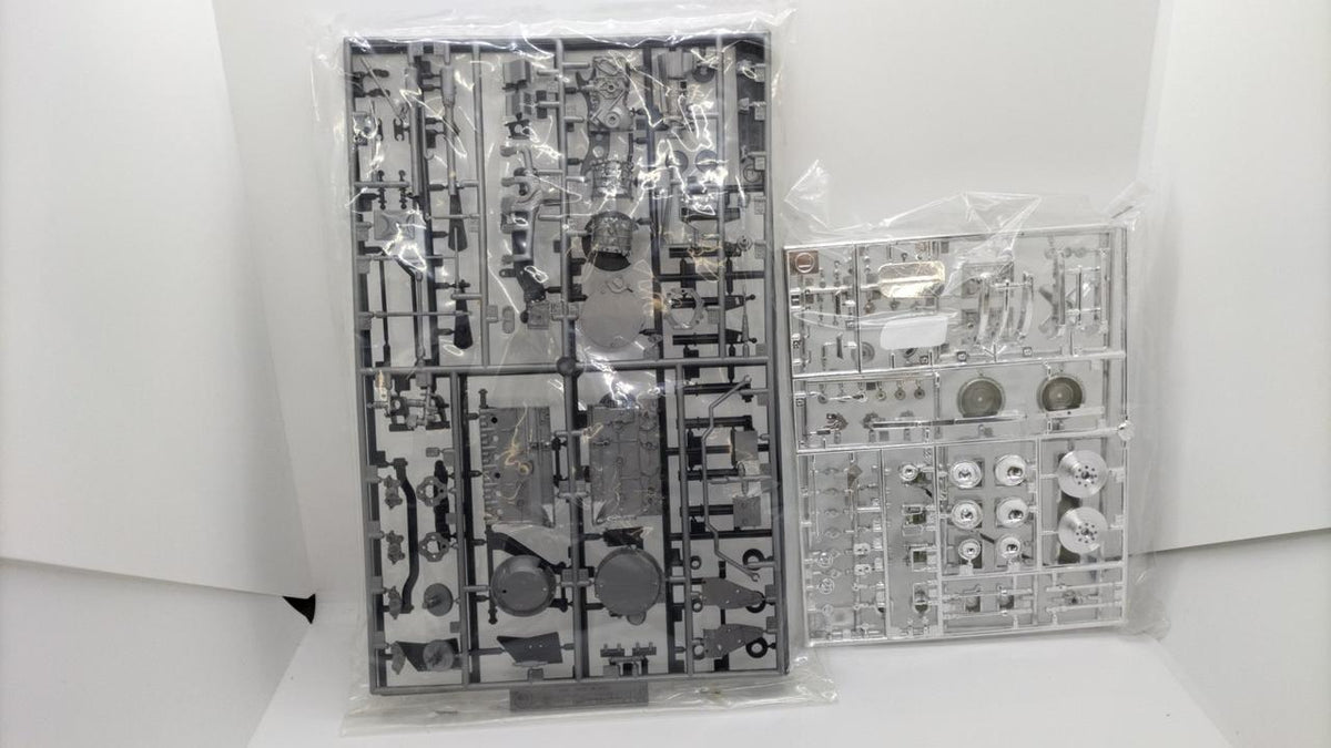 TAMIYA Fairlady 240Z Safari Spec / Unassembled