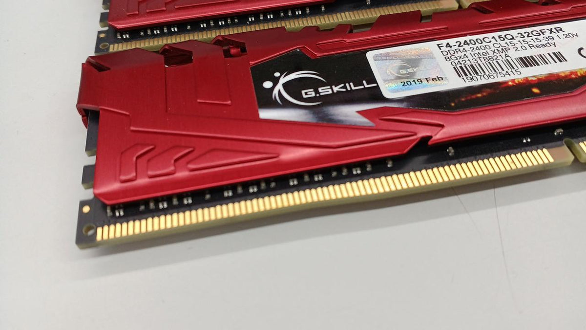 G.SKILL DDR4 8GB x2 F4-2400C15Q-32GFXR