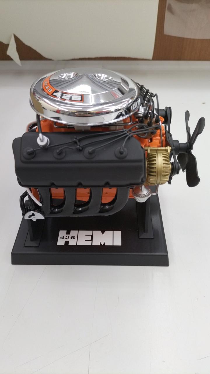 HEMI 1/6 V-8 Engine Model
