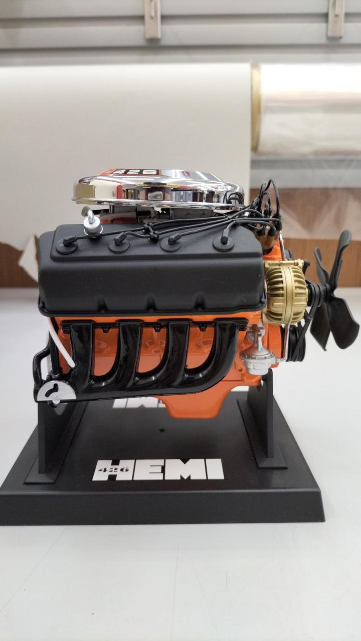 HEMI 1/6 V-8 Engine Model