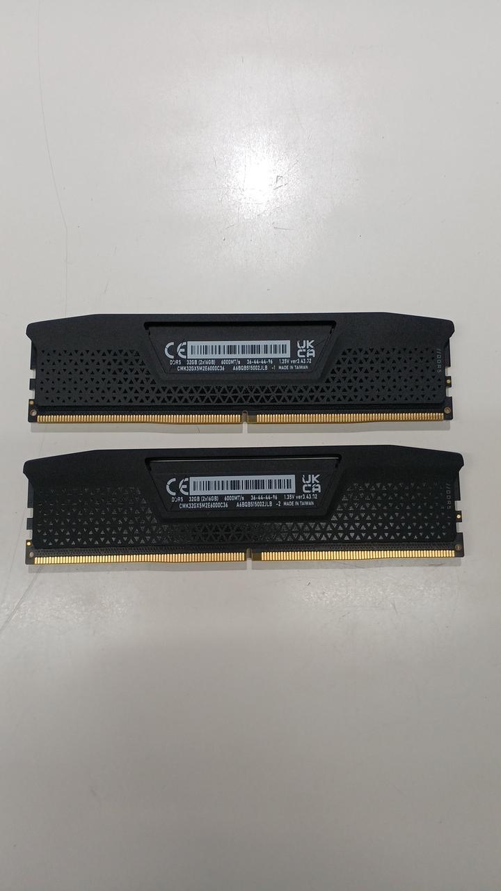 CORSAIR DDR5 16GB×2 CMK32GX5M2E6000C36