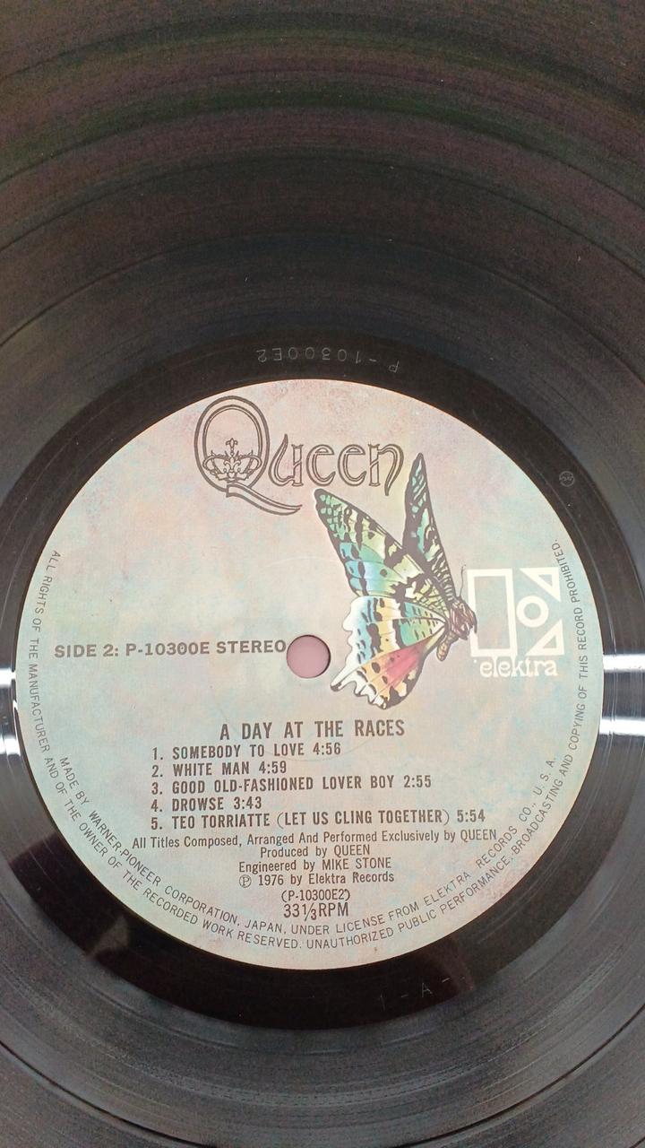 Warner Pioneer Western Music Queen / Magnificent Lace