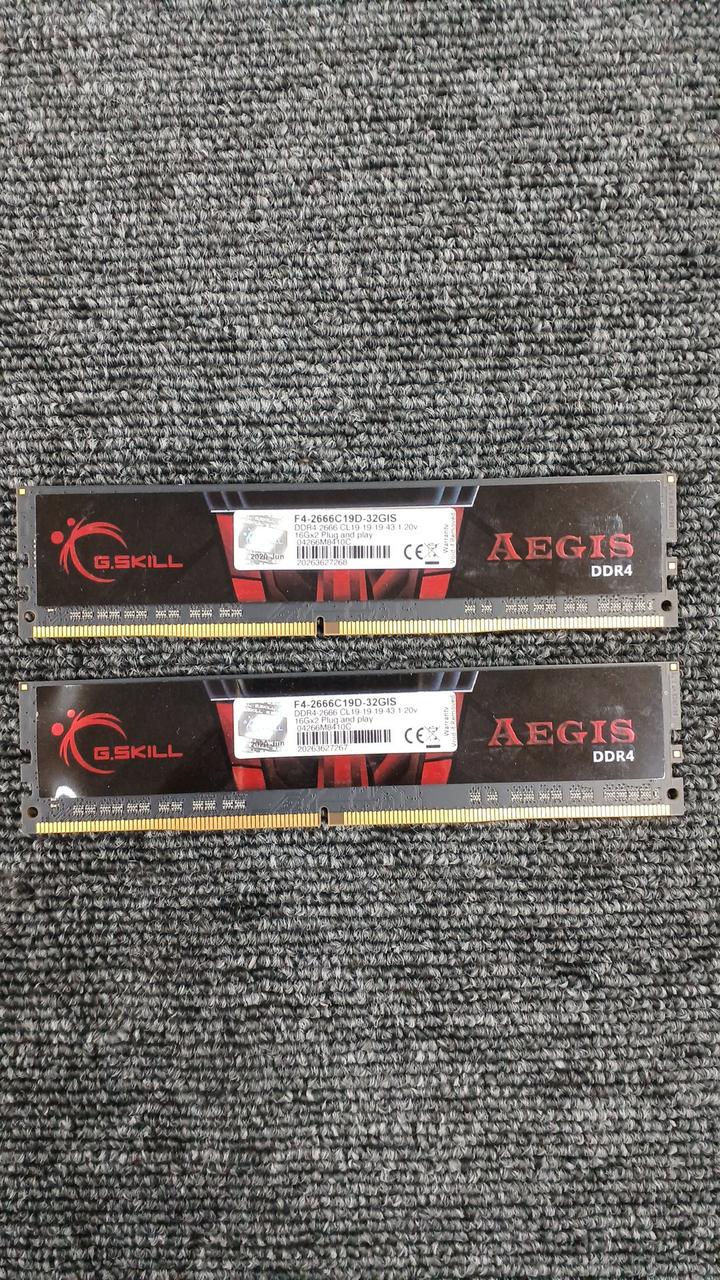 G.SKILL Memory: F4-2666C19D-32GIS