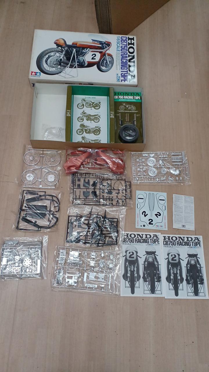 TAMIYA 1/6 Honda CB750 Racing Type Unassembled Box Damaged