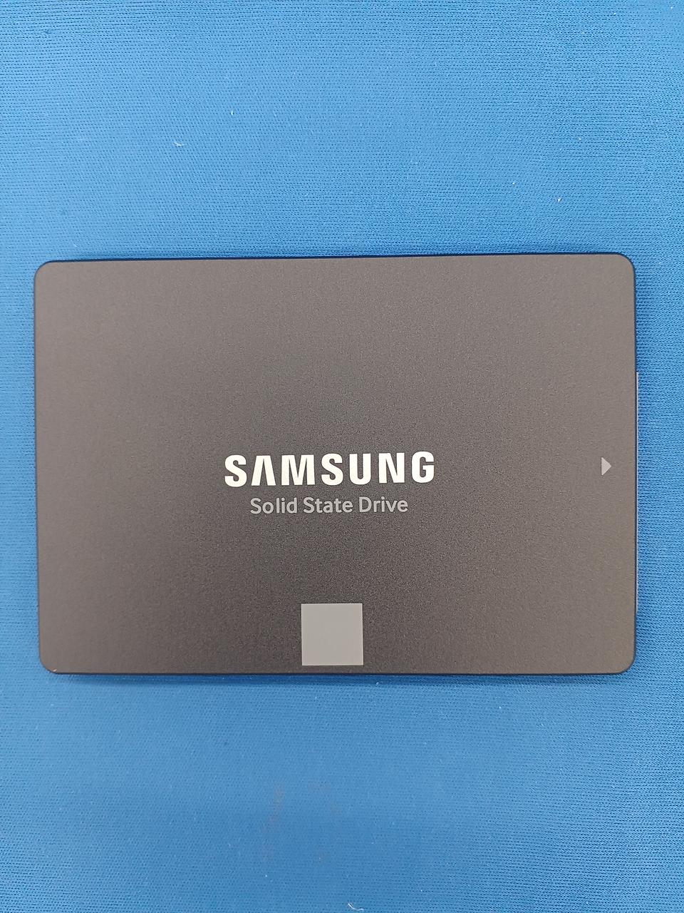 SAMSUNG SATA SSD MZ-77E4T0