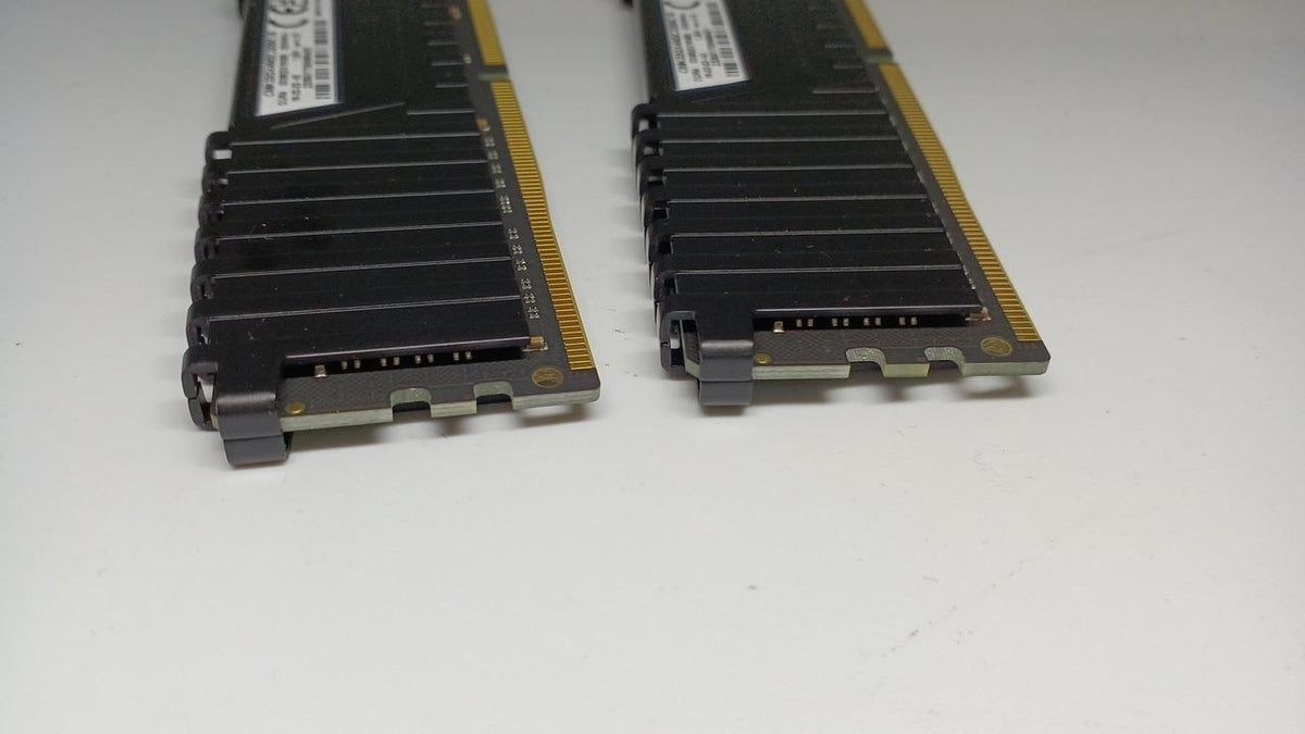 CORSAIR Memory CMK32GX4M2C3200C18