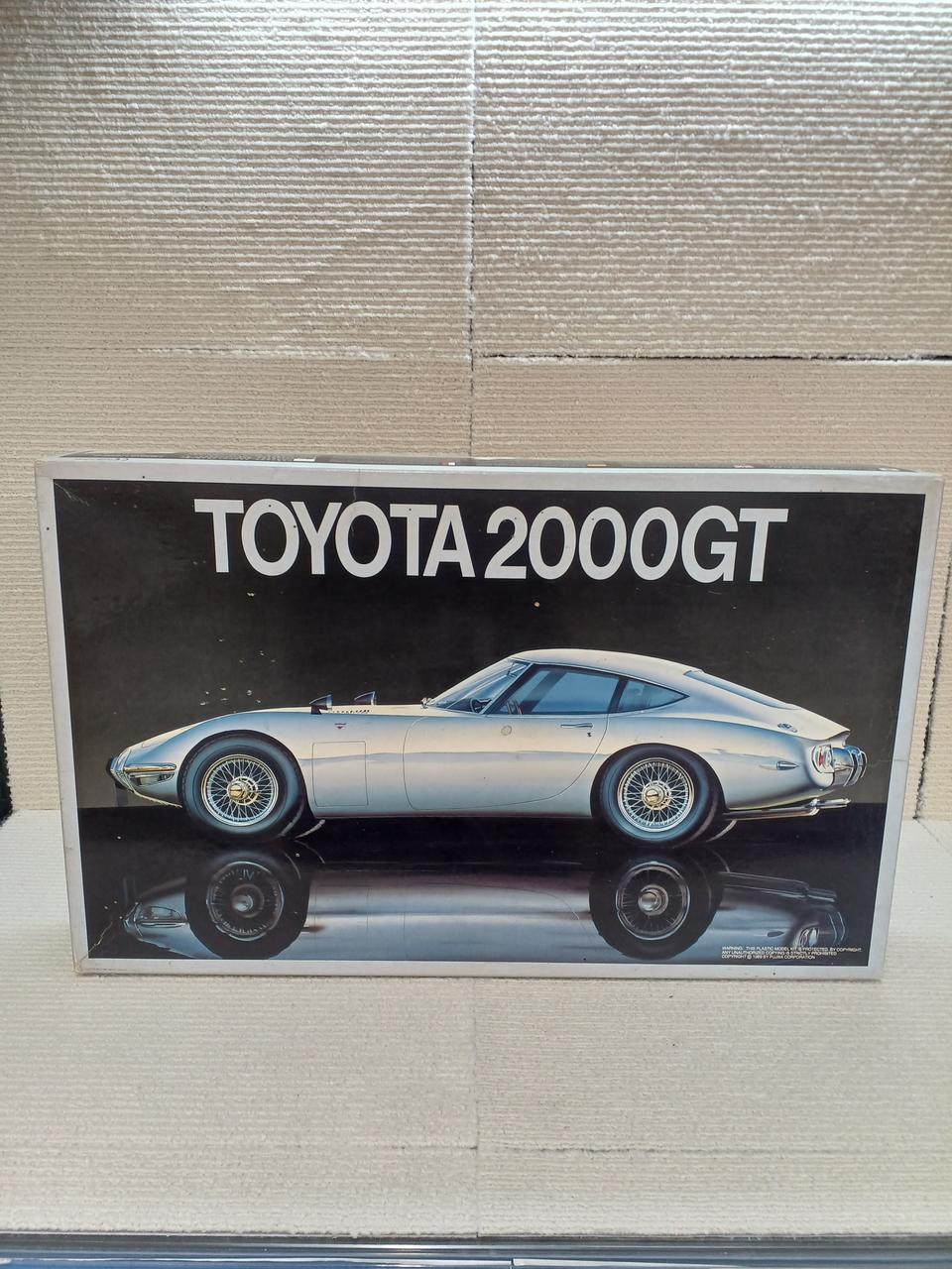 Fujimi 1/16 scale Toyota 2000GT