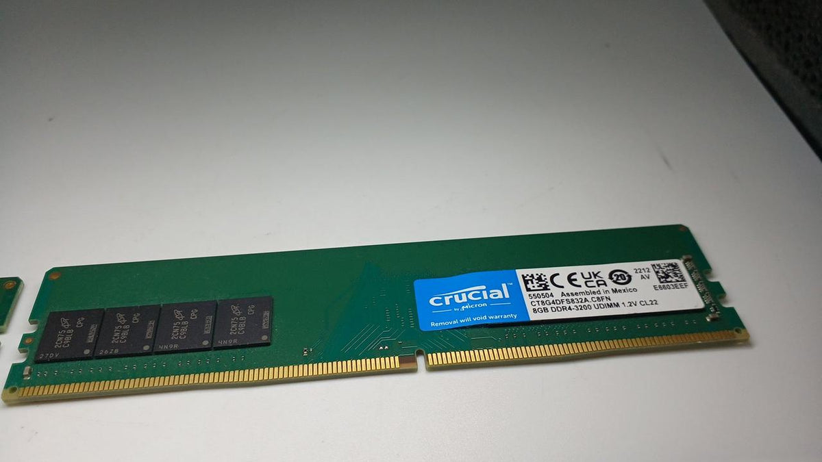 CRUCIAL Memory CT8G4DFS832A