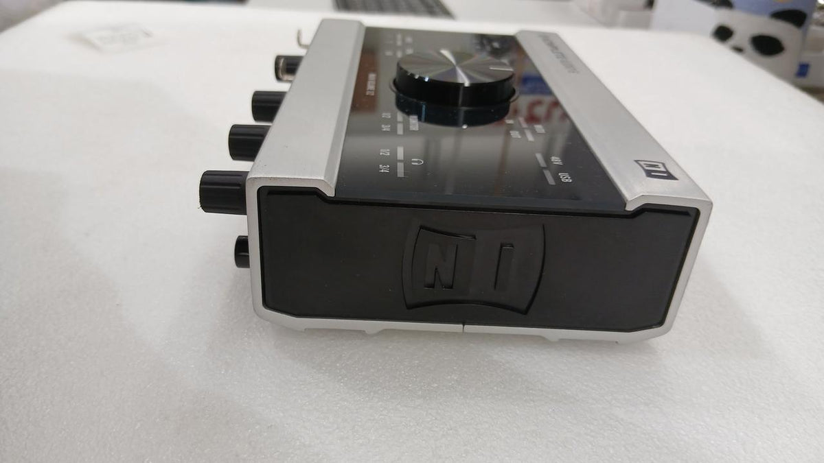 [JUNK] NATIVE INSTRUMENT Audio Interface TRAKTOR AUDIO 6