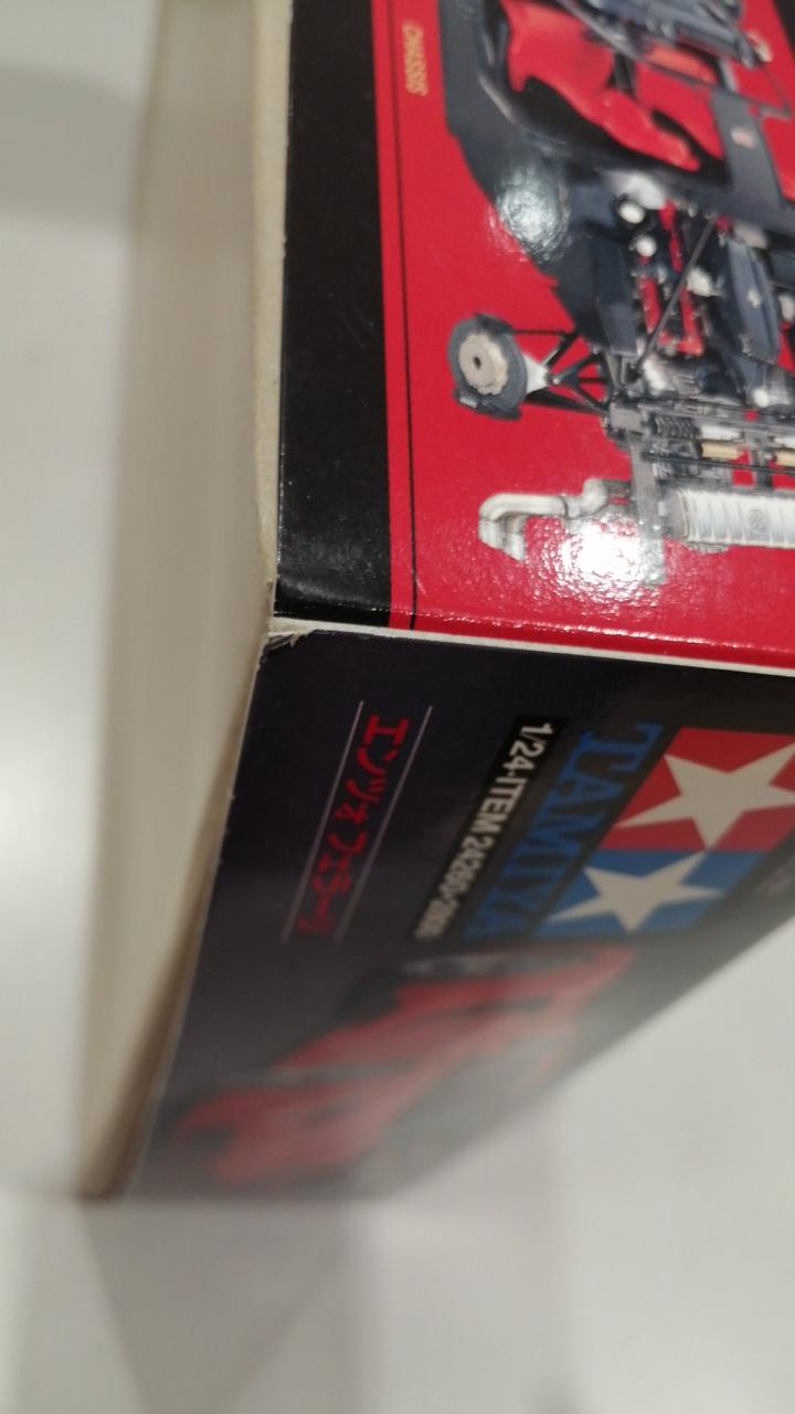 TAMIYA 1/24 Sports Car Series Enzo Ferrari