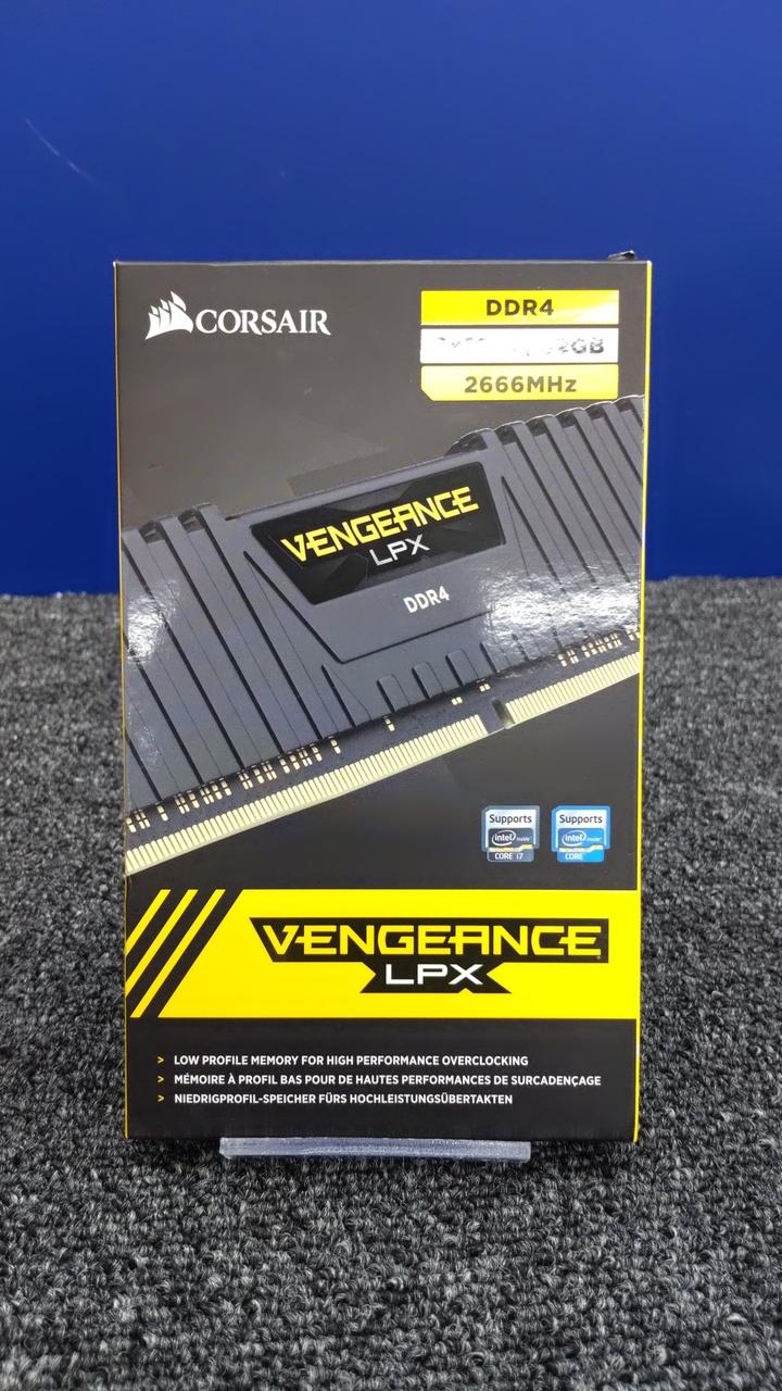 CORSAIR Memory Set CMK32GX4M2A2666C16