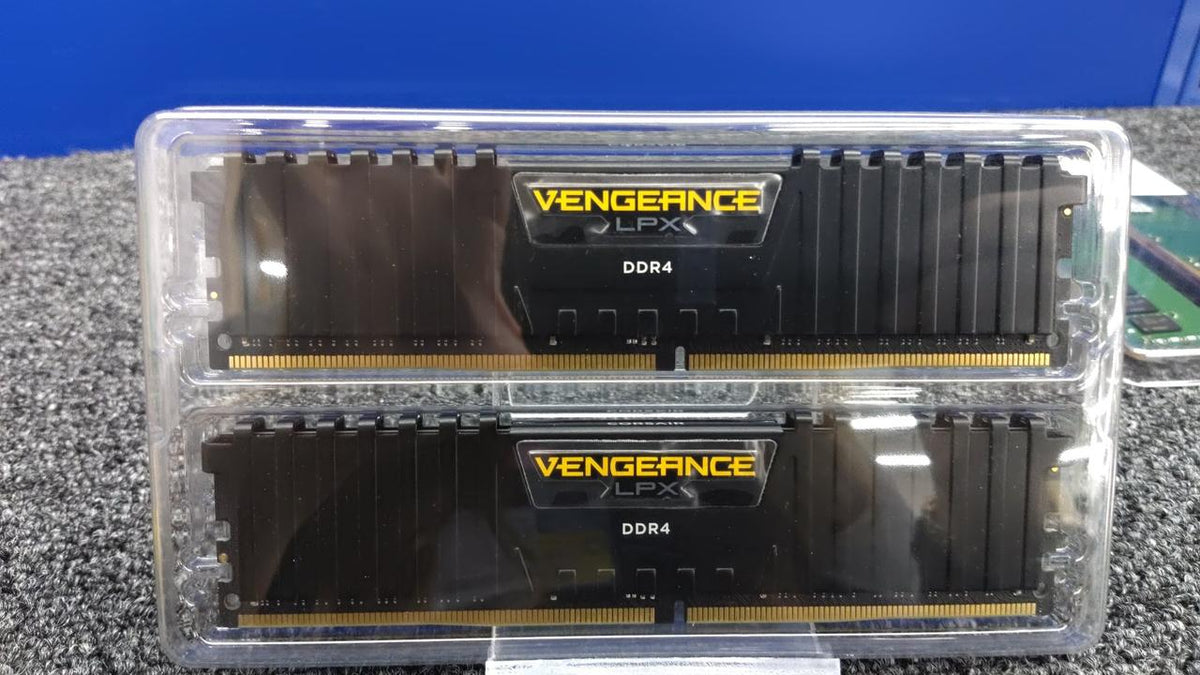 CORSAIR Memory Set CMK32GX4M2A2666C16