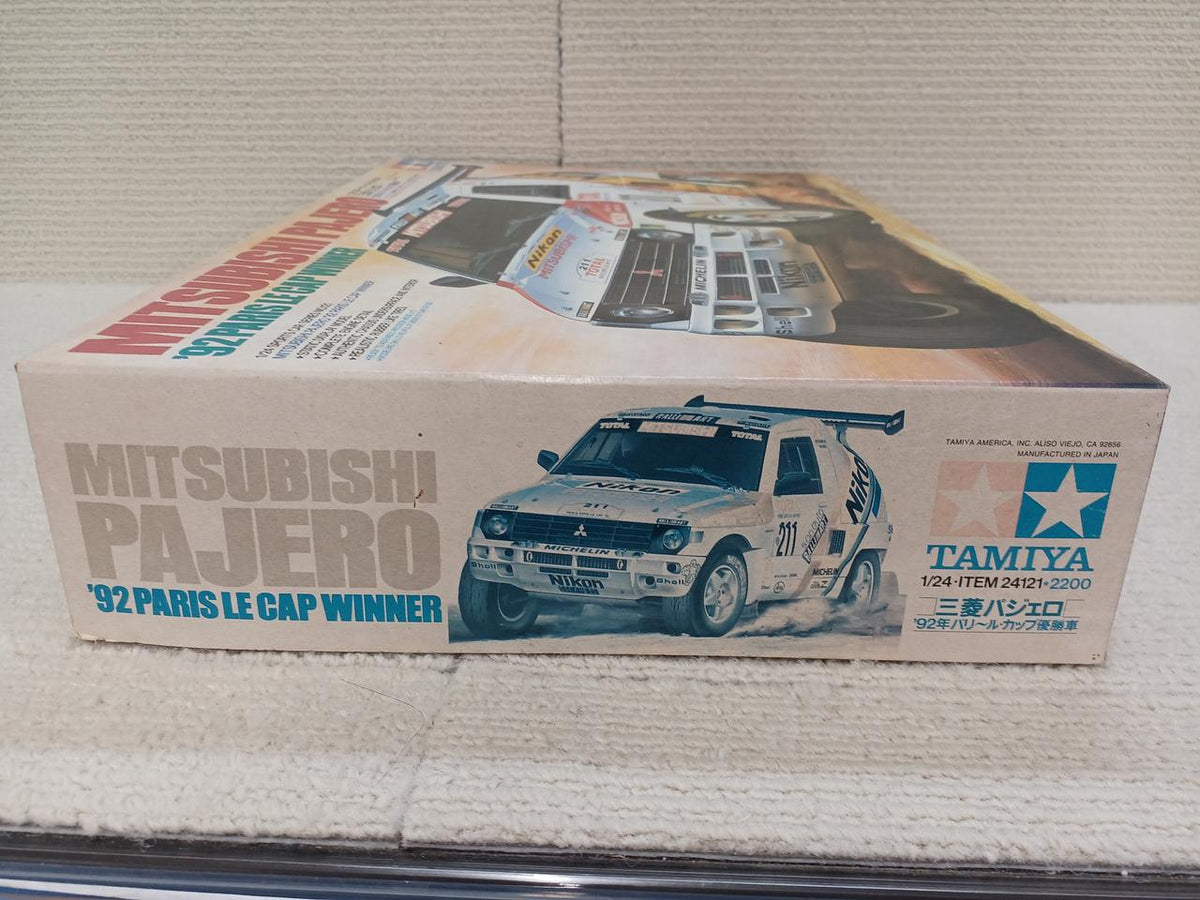 TAMIYA Mitsubishi Pajero 1/24 Winner of the 1992 Paris Cup
