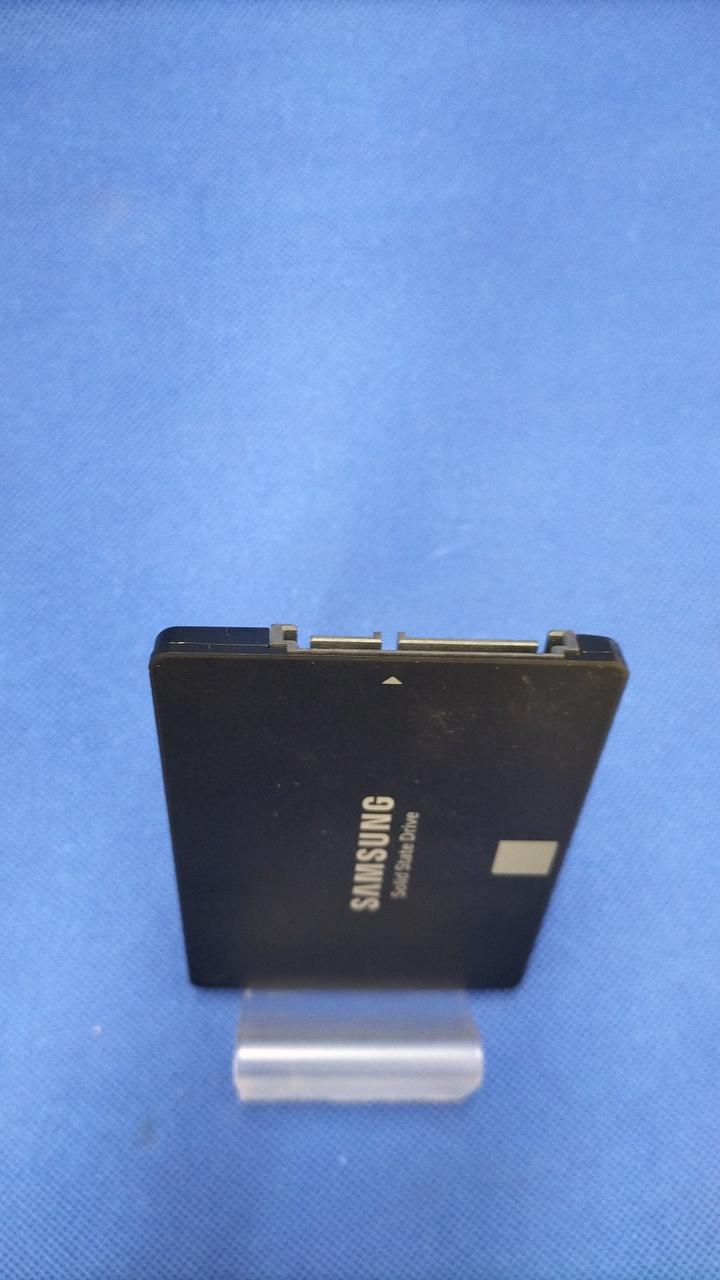 SAMSUNG SSD MZ-76E500