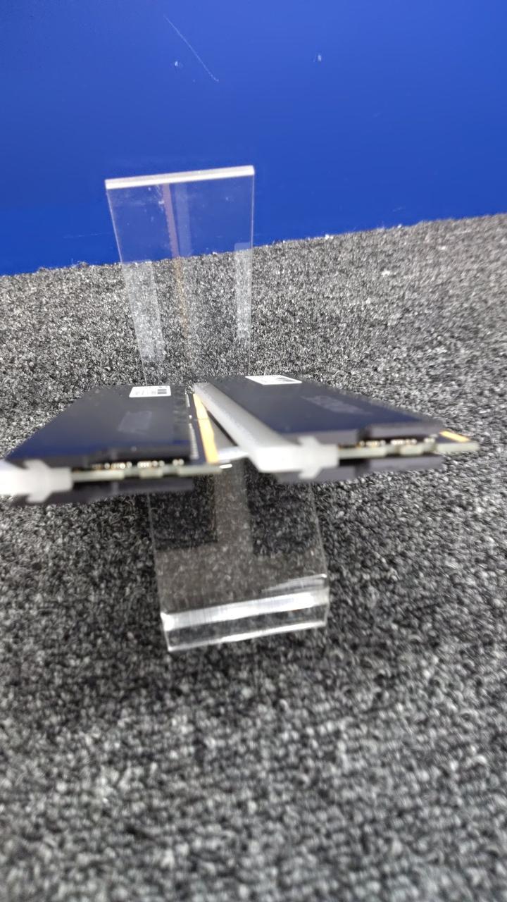 AORUS Memory: DDR4 8GB×2 GP-ARS16G33