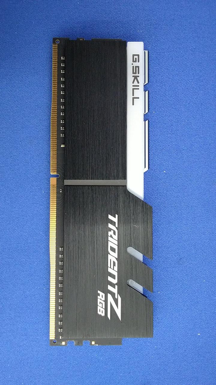 [JUNK] G,SKILL DDR4 Memory Card F4-3200C16D-16GTZRX