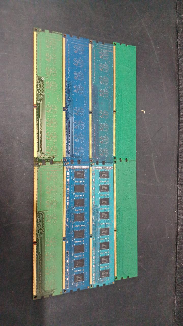 - DDR3 Memory 12800U 4GB 8-Module DDR3-12800U