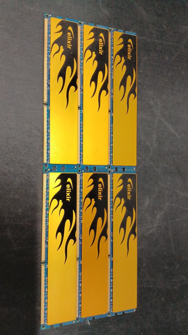 CFD DDR3 Memory 4GB 6-disc set W3U1600HQ-4G