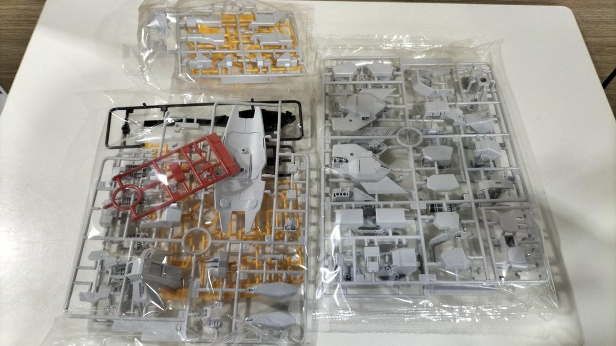 BANDAI 1/100 MG Gundam TR-1 Hazel Ausra Gundam TR-1