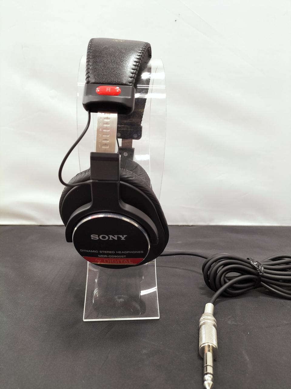 SONY Closed-back studio monitor headphones MDR-CD900ST
