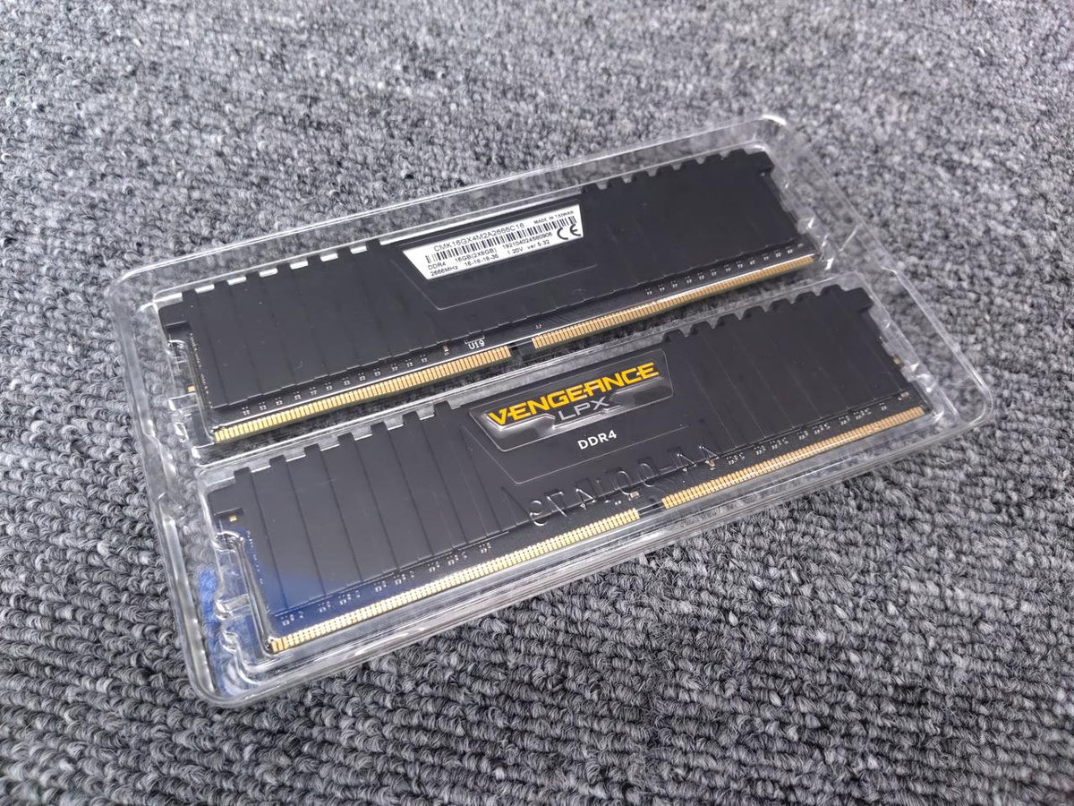CORSAIR PC Memory CMK16GX4M2A2666C16